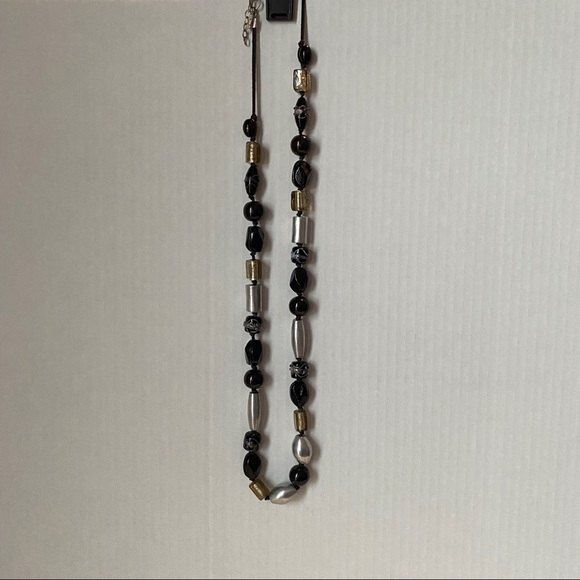 BEADED NECKLACE - Picture 6 of 9